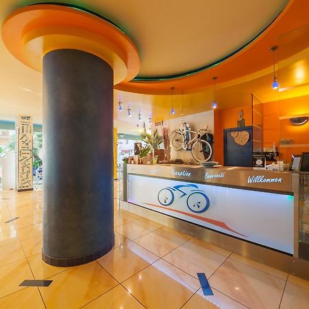 Hotel Senior Cattolica Buitenkant foto
