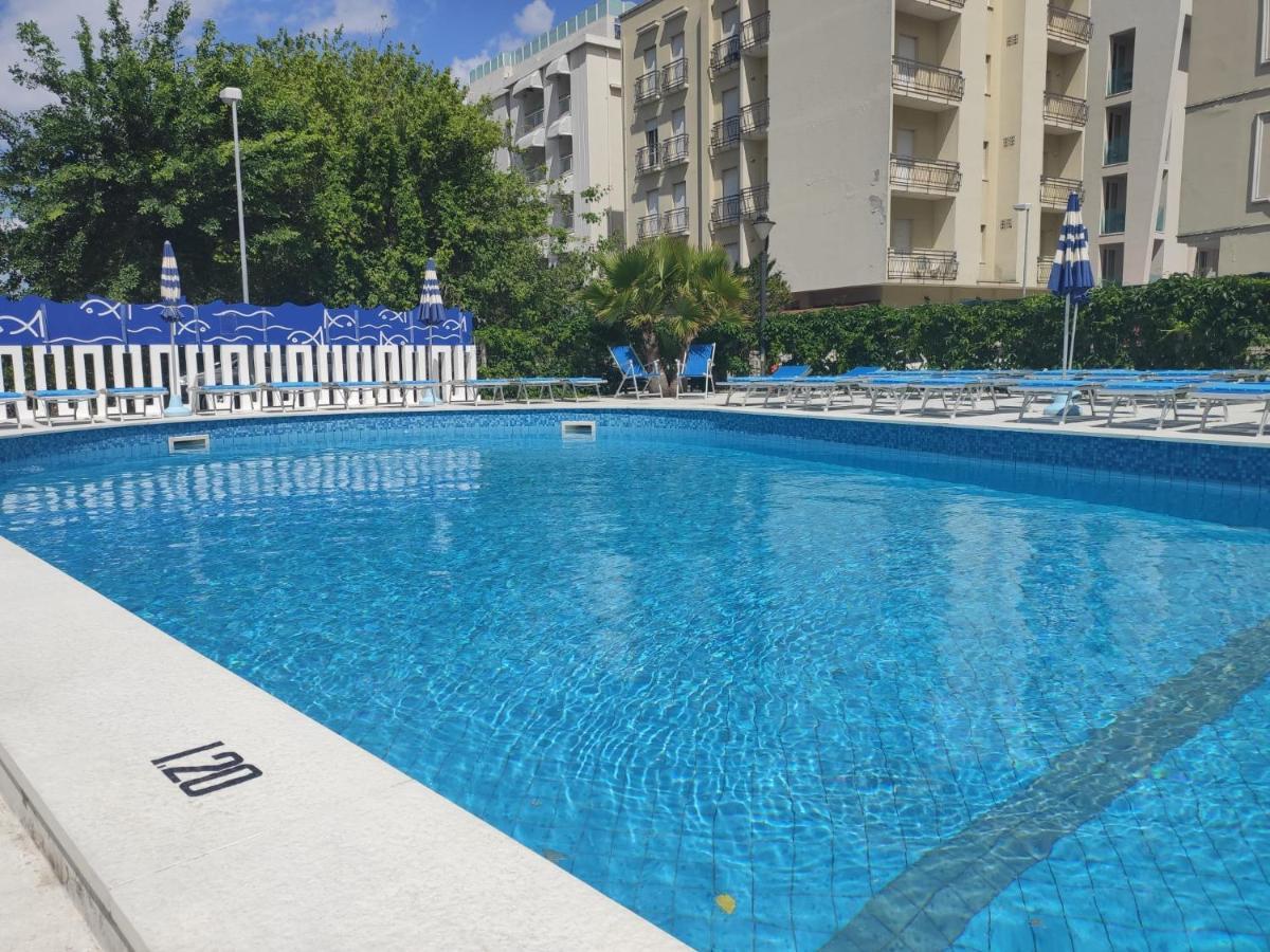 Hotel Senior Cattolica Buitenkant foto
