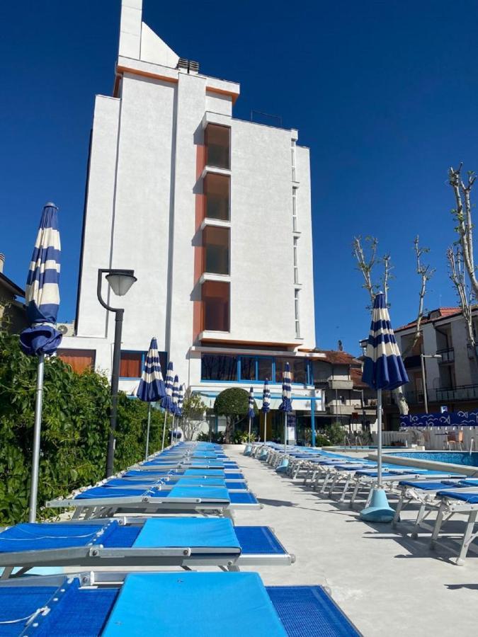 Hotel Senior Cattolica Buitenkant foto