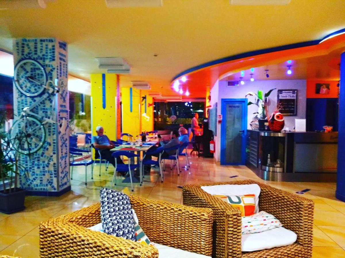 Hotel Senior Cattolica Buitenkant foto