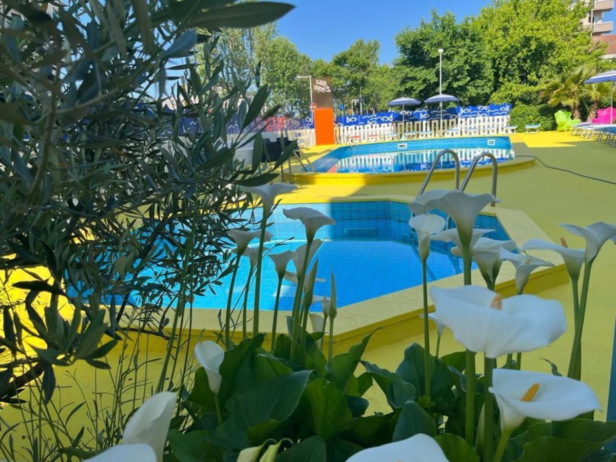 Hotel Senior Cattolica Buitenkant foto